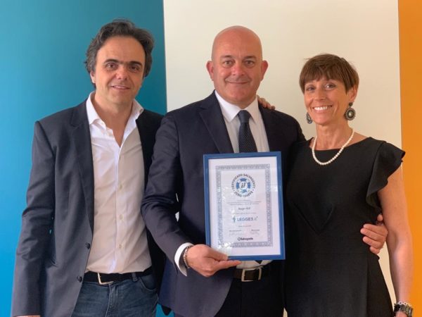 Gianmario Bertollo con il Bollino del Salvagente
