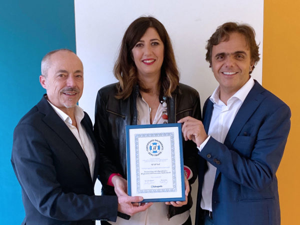 Michela Mechilli con il Bollino del Salvagente
