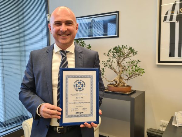 Andrea Casa con il Bollino del Salvagente